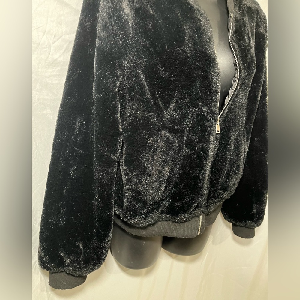 Iris black faux fur bomber jacket - Picture 3 of 6
